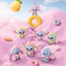Disney 1 pieza Figura de resina Lilo y Stitch en caja ciega para colgar en la mochila, decoración de escritorio de dibujos animados divertidos y lindos, artículo coleccionable, juego para fiestas, favor de fiesta de cumpleaños, decoración de escritorio para ceremonias de graduación, bodas y oficinas, regalo ideal para vacaciones