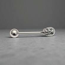The Stainless-Steel Skull Tongue Stud Is Dark, Edgy, And Full Of A Hint Of Rebellious Charm. It Spruces Up Your Daily Outfits And Makes You The Center Of Attention At Girls' Gatherings.Crafted From Minimalist Metal, It's Extremely Versatile. It Doesn't Care About Your Makeup Or Style, And Can Even Add A Tough Attitude To Casual Looks. Just In And You'll Instantly Look Cool, Subtly Exuding Your Wild Charm Through This Small Detail.