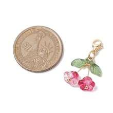 Set de 4 decoraciones colgantes de flor de vidrio y acrílico, dijes con mosquetón, para bolsos, llaves, collares, joyería o accesorios de automóvil, colores variados, 30mm