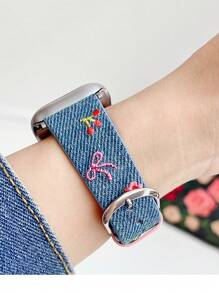 Bracelet de montre en cuir denim pour femme, motif nœuds brodés, fleurs et cerises, compatible avec Apple Watch 38 mm, 40 mm, 41 mm, 42 mm, 44 mm, 45 mm, 49 mm, S10, 42 mm, S10, 46 mm. Élégant, mignon et confortable, bracelet remplaçable, compatible avec les séries Iwatch Ultra 2, S10, SE, 9, 8, 7, SE, 6, 5, 4, 3, 2, 1.