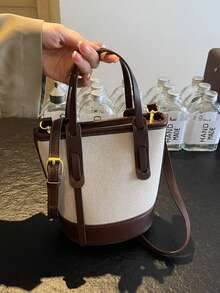 女士复古迷你水桶斜挎包 - 配有金色金属配件、拉链开合和可调节肩带，适合休闲或正式场合的多功能手提包，小尺寸斜挎包