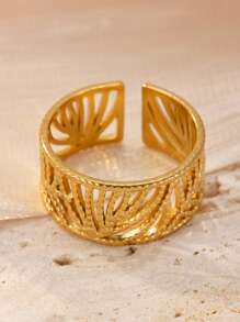 Women's Gold Ring Hollow Leaf Shape Stainless Steel 18k Gold-Plated Elegant And Retro Style Women's Jewelry Summer Vacation Daily Wear