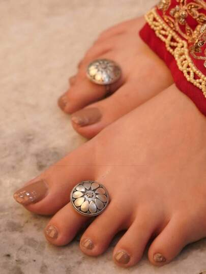 Vintage Complex Petal Texture Carved Women's Toe Ring Birthday Gift Suitable For Daily Jewelry Wear Simple Daily Casual Gatherings Wear Birthday Gift Jewelry
