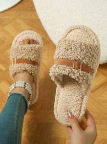 Chinelos Peludos de Dedo Aberto para Mulheres, Quentes e Confortáveis para Uso Interno e Externo, Design com Fivela de Metal, Macios e Amigáveis à Pele, Slip-On Versátil, Essenciais para Casa, Chinelos Peludos de Dedo Aberto