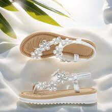 Sandalias planas con tira en el tobillo y punta abierta con diamantes de imitación para mujer. Añade brillo a tus sandalias planas con punta abierta y diamantes de imitación. H-Sandra - Plateado - Ver 3