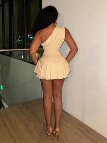 Alexandranx 不对称领口荷叶边修身女式连体裤 - 杏色 - 查看 4