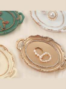 1pc Mini Jewelry Tray, Oval Vintage Decorative Tray, Jewelry Display Tray, Vintage Court Style Jewelry Storage Tray, Vintage Aristocratic Style Ornament Storage Tray, Perfect For Photography Accessories, Still Life Photography, Decorative Storage, Photo Background. Suitable For Bedroom, Living Room, Bathroom. Women's Storage, Suitable For Women's Back To School Gift.