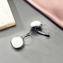 1 par de pendientes aro de aleación con estilo de moneda vintage de color negro mate con perla falsa - con textura lisa 3D, moda para fiesta, uso diario, adecuado para todas las estaciones