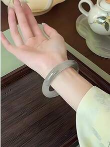 1 件女士时尚仿玉手镯（适合 100 磅女士），光照透明