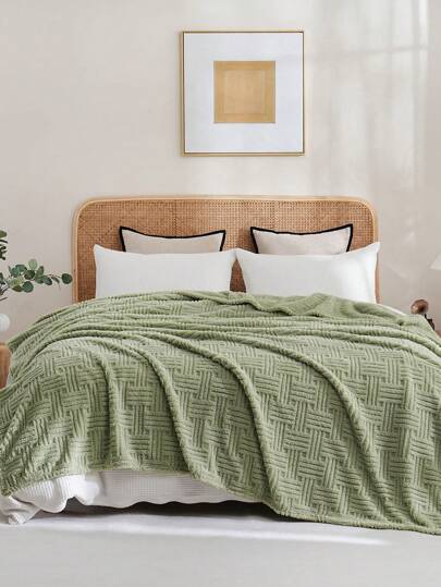 1pc High Gram-Weight Blanket, European Style Printed Pattern, Warm & Comfortable, Suitable For All Season Bedroom Use