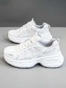 Zapatillas de deporte con plataforma versátil de colores claros casuales y suela gruesa de malla para mujer, modelo nuevo para verano 2025