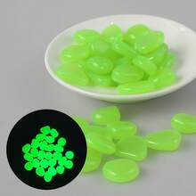 200 piezas de piedras de resina artificial que brillan en la oscuridad, piedras decorativas luminosas para jardín al aire libre y paisaje, accesorios creativos DIY, resistentes al agua y a golpes, multicolor, adecuadas para estanques, patios y senderos de Halloween