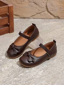 1 Pair Girls Brown Flat Shoes, PU Adjustable Hook & Loop Closure, Round Toe, TPR Anti-Slip Sole, Comfortable, Bow Accent, Solid Color, Fashionable Ballet Flats, Suitable For 5-14 Years Old Girls, For School, Festivities, Indoor/Outdoor Wear, Summer & Autumn - Brown - View 4