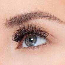 KISS So Wispy Fake Eyelashes Multipack #09, Easy-To-Apply Lightweight False Eyelashes, 100% Cruelty-Free Natural Human Hair, Reusable And Contact Lens Friendly, 5 Pairs - White - View 2