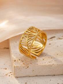 Women's Gold Ring Hollow Leaf Shape Stainless Steel 18k Gold-Plated Elegant And Retro Style Women's Jewelry Summer Vacation Daily Wear