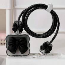 Set 5 in 1 di protezioni per cavo di ricarica con design a fiocco e cuore, compatibile con adattatore di ricarica Apple 18W/20W, in materiale morbido e trasparente, accessori per caricabatterie e telefono per donne