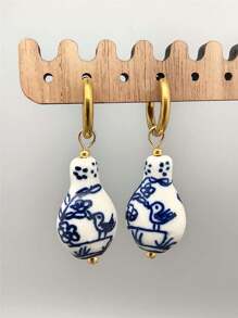 1 Pair Retro New Chinese Style Ceramic Blue Floral Heart Shaped Earrings, National Style Imitation Blue And White Porcelain Earrings Suitable For Women's Daily Wear