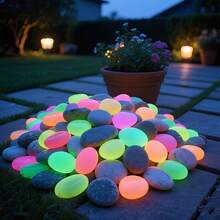 200 piezas de piedras de resina artificial que brillan en la oscuridad, piedras decorativas luminosas para jardín al aire libre y paisaje, accesorios creativos DIY, resistentes al agua y a golpes, multicolor, adecuadas para estanques, patios y senderos de Halloween