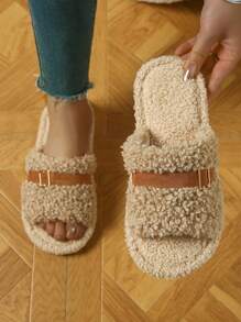 Chinelos Peludos de Dedo Aberto para Mulheres, Quentes e Confortáveis para Uso Interno e Externo, Design com Fivela de Metal, Macios e Amigáveis à Pele, Slip-On Versátil, Essenciais para Casa, Chinelos Peludos de Dedo Aberto