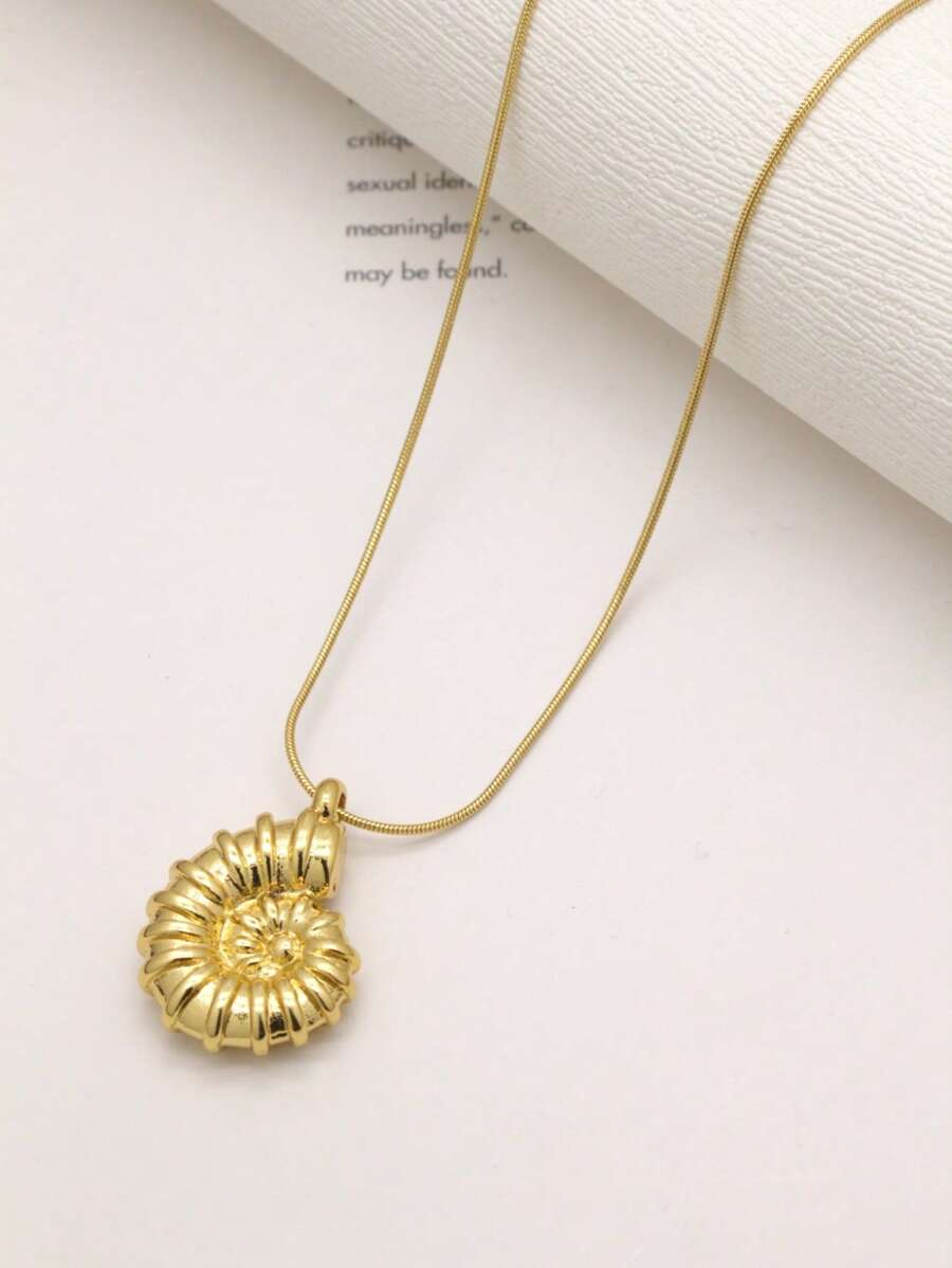 1pc Stainless Steel Minimalist Seashell Design Casual Beach Necklace For Women, Summer