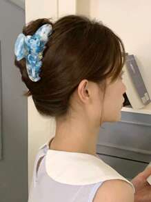 1pc New 3D Tulip Flower Clamp Hair Clip, High-Grade Acrylic Double-Sided Floral Hair Claw, Minimalist Hair Accessory