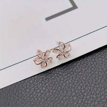 Fashionable Five Petal Flower Shaped Earrings And Earrings, Japanese And Korean Style, Sparkling And Exquisite, A Great Gift For Friends, The First Choice For Gifts