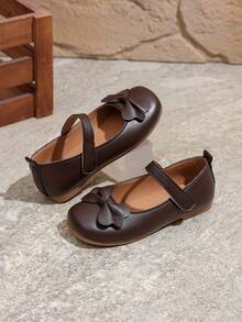 1 Pair Girls Brown Flat Shoes, PU Adjustable Hook & Loop Closure, Round Toe, TPR Anti-Slip Sole, Comfortable, Bow Accent, Solid Color, Fashionable Ballet Flats, Suitable For 5-14 Years Old Girls, For School, Festivities, Indoor/Outdoor Wear, Summer & Autumn - Brown - View 5