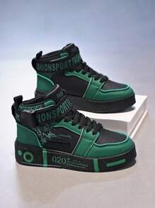 1 Paar Herren Lässig High Top Sportschuhe, weich & bequem Paar Schuhe, zufälliges bedrucktes Modedesign, geeignet für alle Jahreszeiten, 2025 neuer Stil Geschenk für Studenten, Gym 2000er Jahre Stil Valentinstag Ideen