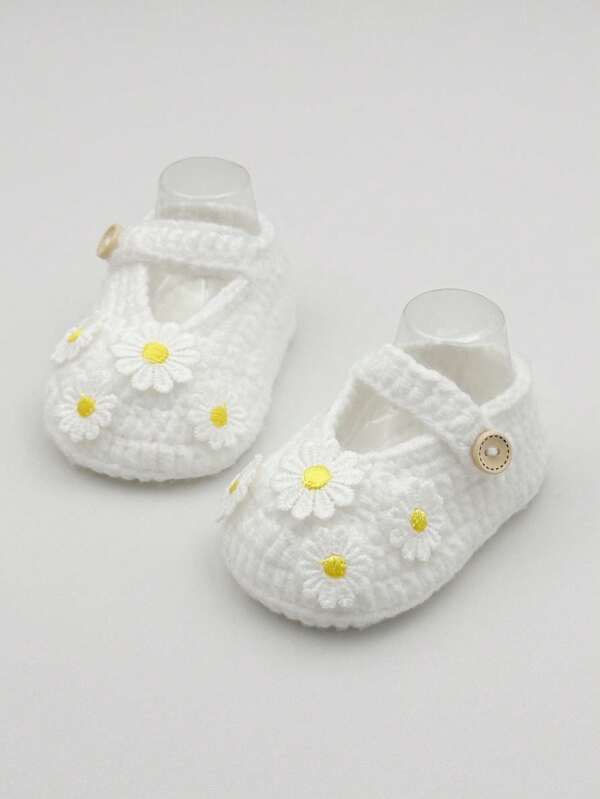 1 Pair Infant Girl Knit Booties With Daisy Flowers, White Infant Shoes, Button Strap, Infant Christening Slippers