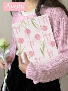 Ayotu Capa básica com estampa floral rosa de tulipas e laços, compatível com iPad de 10,2 polegadas (2021/2020, 9ª/8ª geração), Galaxy Tab A8 de 10,5 polegadas (2022), A9 de 8,7 polegadas e A7 de 10,4 polegadas, com compartimento para Apple Pencil e Kindle Paperwhite de 12ª geração (2024). Suporta função de ativação/desativação automática. Ideal para presentear em aniversários e festas de primavera. - Multicolorido - Ver 3