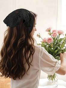 1 Stück Damen Bandana gehäkelter Kopftuch Blumen Dreieck Kopftuch, atmungsaktiv vielseitig Retro Gänseblümchen Haarband für Damen Mode Haaraccessoires Boho Haarband Herbst Winter Stirnbänder für Damen für Urlaubsoutfits Frau - Verschiedenfarbig - Übersicht 3