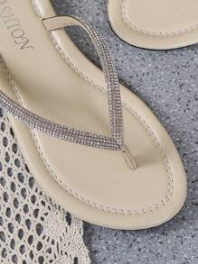 Women's Rhinestone Embellished Flip-Flop Flat Sandals, Multi-Color Sparkly Summer Promotion Hot Selling Casual Outdoor Beach Vacation Shoes, Oversized Size 44 Couples