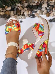Giày sandal đế xuồng đế xuồng Châu Âu mới 2024 dành cho nữ, dép đi ngoài trời quai đa năng, dép đi biển họa tiết hoa gợi cảm, giày hở mũi thoải mái, dép sandal nữ đế xuồng cao gót họa tiết hoa màu xanh lá cây - trái cam - Xem 4