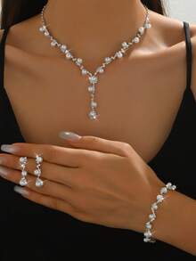1 件女士项链 + 1 对女士耳环 + 1 件女士手链首饰套装，优雅时尚的珍珠首饰套装，适合婚纱、参加派对、毕业季、骄傲月等。