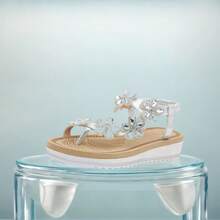 Sandalias planas con tira en el tobillo y punta abierta con diamantes de imitación para mujer. Añade brillo a tus sandalias planas con punta abierta y diamantes de imitación. H-Sandra - Plateado - Ver 2