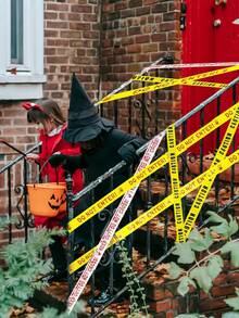 Paquete de cinta de miedo de Halloween - Advertencia - Entrar si te atreves - Manténgase alejado de la casa embrujada, decoración de Halloween de 1.9x98 pulgadas, cinta de precaución para casas embrujadas, peligro, cuidado y atención - Multicolor - Ver 5