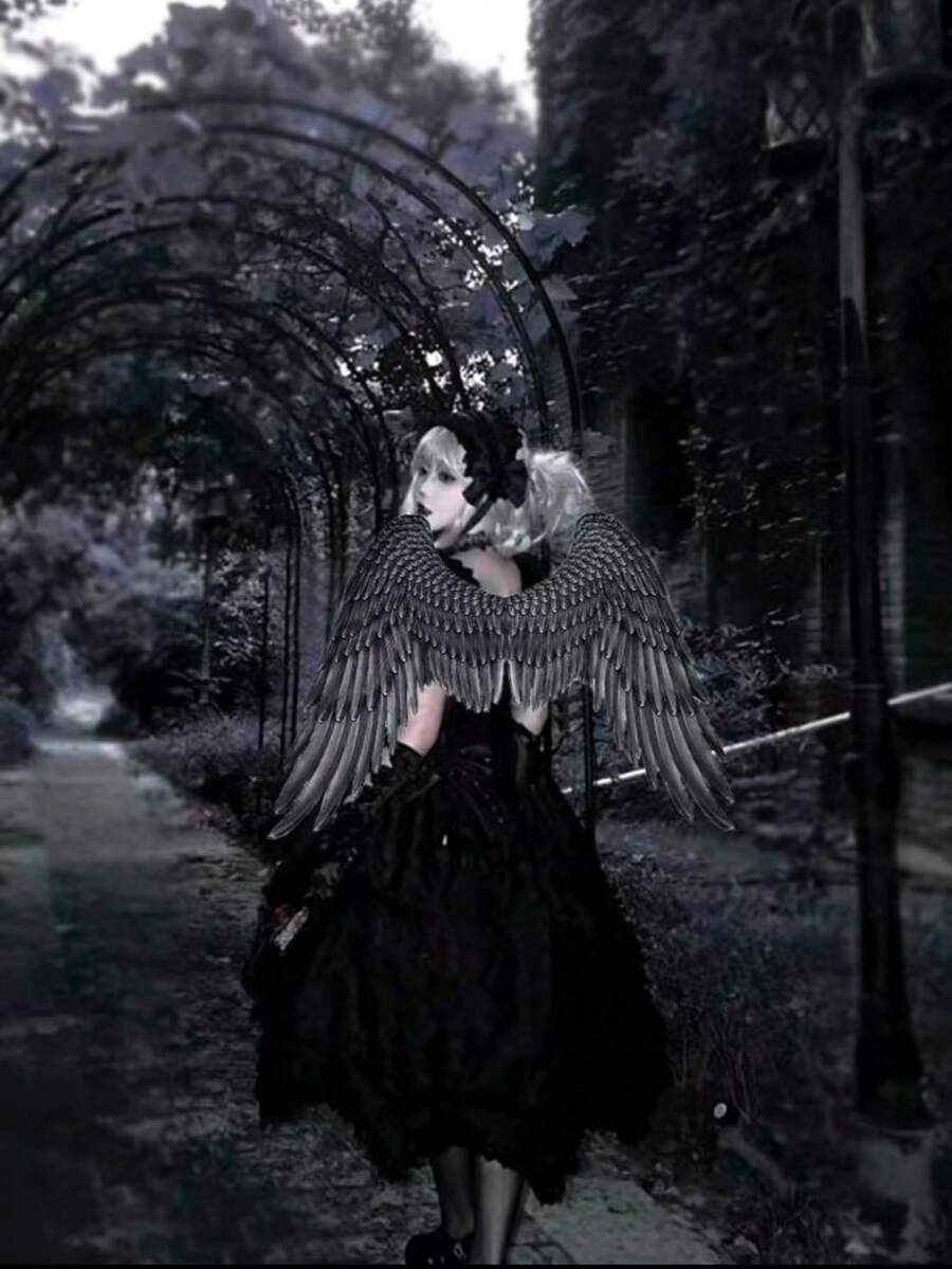 1pc Of Realistic Black Feather Angel Wings For Role-Playing, Detailed Wing Design, Comfortable Shoulder Straps, Perfect For Men And Women To Dress Up For Parties, Role-Playing Accessory Gothic-Style Wings