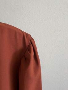 Women's White Shirt With Puff Sleeves JEMMY MODA - 咖啡棕 - 查看 4