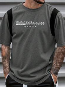 Playera para Hombre con Estilo Streetwear Moderno, Diseño Casual Juvenil de Corte Regular, Estampado Frontal Tipográfico, Detalles de Bloques de Color Contrastantes en los Hombros, Cuello Redondo y Manga Corta, Ideal para Looks Urbanos, Moda Diaria y Outfit Deportivo  Otoño  Primavera  Primavera/Otoño  Invierno  Verano  Todo  Primavera/Verano  Primavera/Verano/Otoño  Otoño/Invierno    suelto - Gris - Ver 1
