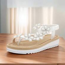 Sandalias planas con tira en el tobillo y punta abierta con diamantes de imitación para mujer. Añade brillo a tus sandalias planas con punta abierta y diamantes de imitación. H-Sandra - Blanco - Ver 2