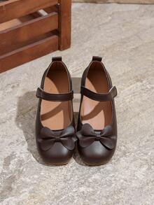 1 Pair Girls Brown Flat Shoes, PU Adjustable Hook & Loop Closure, Round Toe, TPR Anti-Slip Sole, Comfortable, Bow Accent, Solid Color, Fashionable Ballet Flats, Suitable For 5-14 Years Old Girls, For School, Festivities, Indoor/Outdoor Wear, Summer & Autumn - Brown - View 3