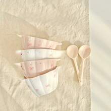 4 件套蝴蝶结设计陶瓷碗 - 包含 2 个碗和勺子，可用洗碗机清洗，适用于谷物、汤、沙拉、早餐、酸奶、甜点和冰淇淋 - 粉色，学校用品 - 彩色 - 查看 10