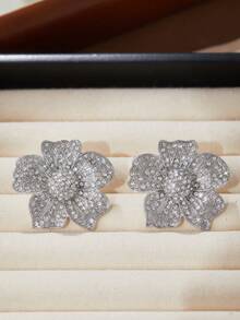Ellevyn 1 对美观大花设计耳环，女士全闪亮冰晶 CZ 闪耀女式耳环婚礼珠宝 - 耳環 - 查看 15
