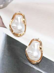 1 Pair Fashionable, Delicate, Versatile, Lightweight, Luxurious Asymmetrical Faux Pearl Elegant & Unique Women's Earring, Suitable For Parties, Dates And Daily Wear