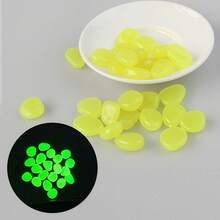 200 piezas de piedras de resina artificial que brillan en la oscuridad, piedras decorativas luminosas para jardín al aire libre y paisaje, accesorios creativos DIY, resistentes al agua y a golpes, multicolor, adecuadas para estanques, patios y senderos de Halloween