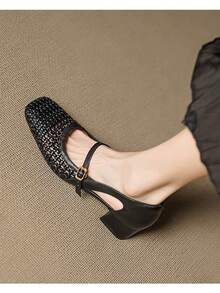 2025 Nuovi Scarpe Mary Jane stile francese vintage con punta quadrata, intrecciate e traforate, con cinturino e tacco medio, scarpe flat stile cinese con cinturino per donne