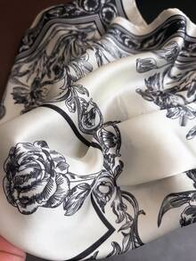 1pc Luxury And Fashionable Floral Print Imitation Silk Satin Square Scarf Headband Bandana , Versatile Women's Hair Band Shawl For Tourism, Vacation, Leisure, And Leisure,Head Scarf, Daily Commuting Small Collar For Dress