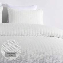 3 Pieces White Duvet Cover Double King Size Puckering Seersucker Bedding Set,2 Pillowcases And Zipper Closure ,Soft Microfiber  For Teens Adults In Home Bed Room Decor, Wedding Items, Valentines Day ,Mothers Day Gift, All Season - White - View 4
