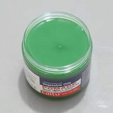 发胶，含植物油，可增强保湿性，减少毛躁并增强卷曲度，非常适合干燥和脆弱的头发，防止断裂和干燥。 - Vegetable Oils Pomade - 查看 4