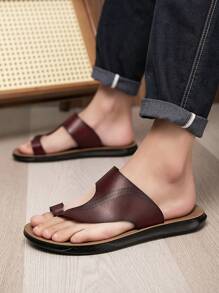 Men's Casual Fashion Carved Line Design Summer Beach Vacation Style Indoor/Outdoor Soft Bottom Flat Flip Flops
